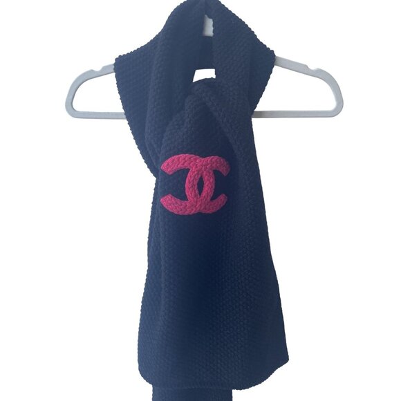 Chanel Navy Blue Knit Scarf With Pink Logo Embroidery Womens Winter Accessory - Picture 2 of 9